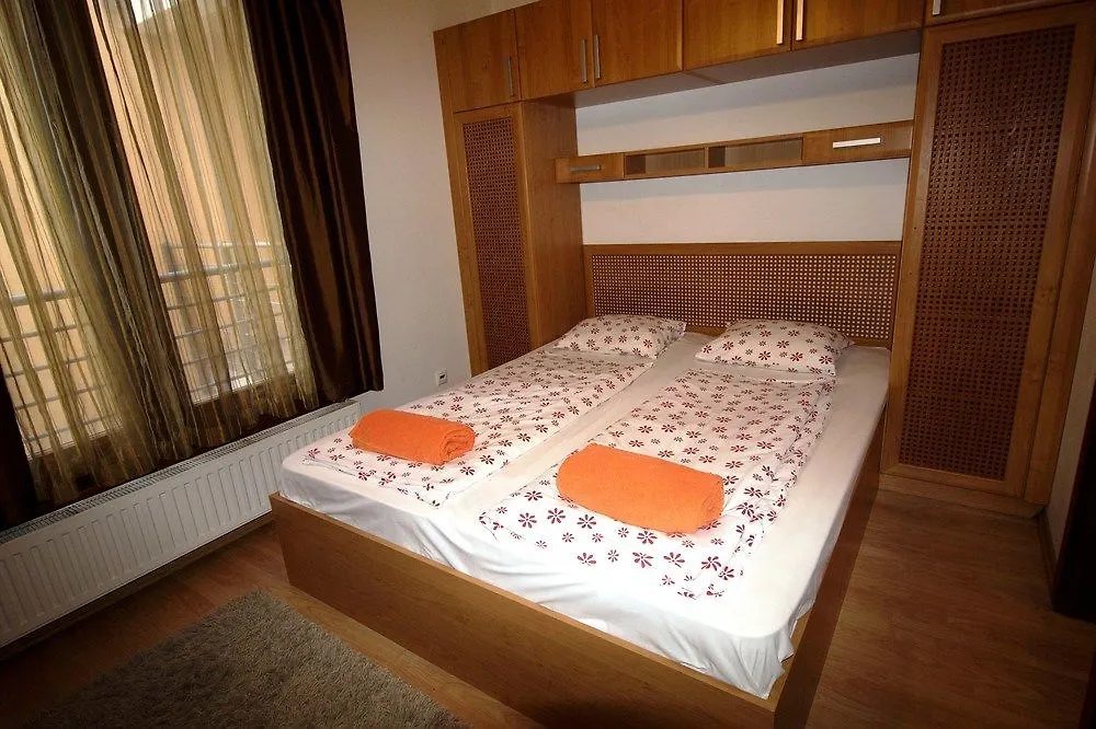 בודפשט Broadway Apartments 0*,