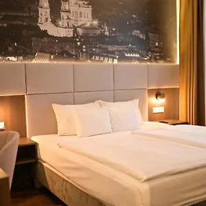 Hotel 12 Revay, Budapest